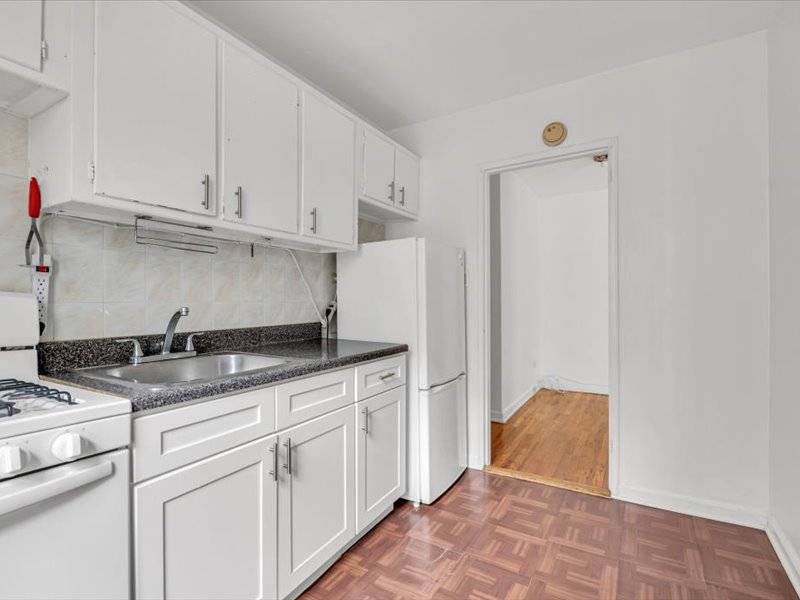 #7 photo, 2909  Ocean Avenue, #2J, Sheepshead Bay , NY 11235