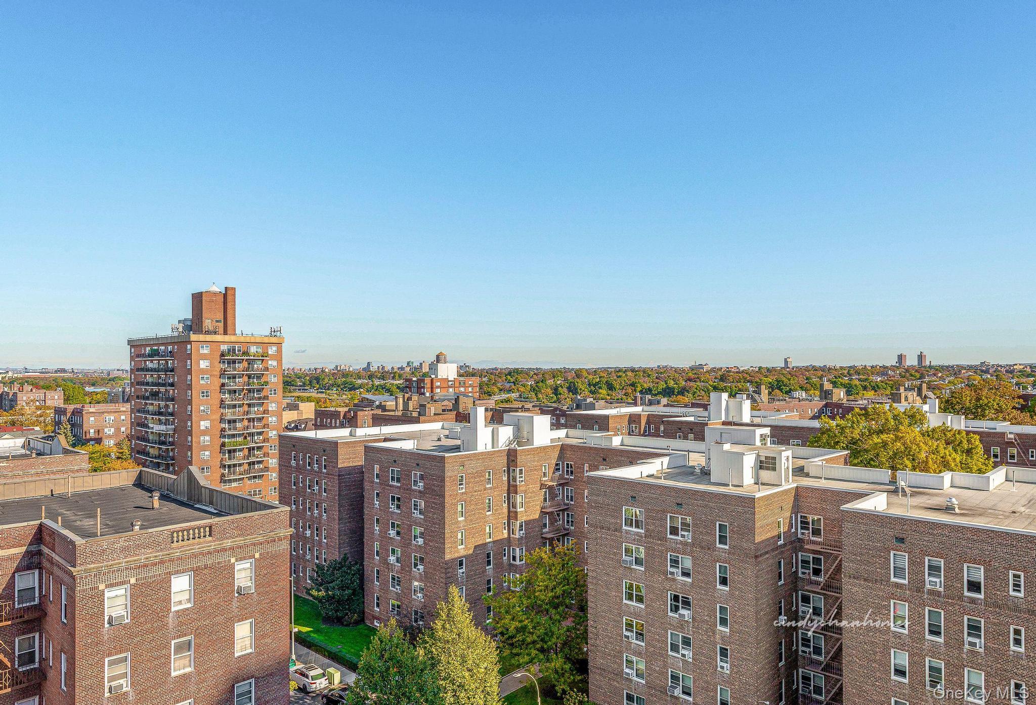 #12 photo, 111-20 73 Avenue, Forest Hills , NY 11375