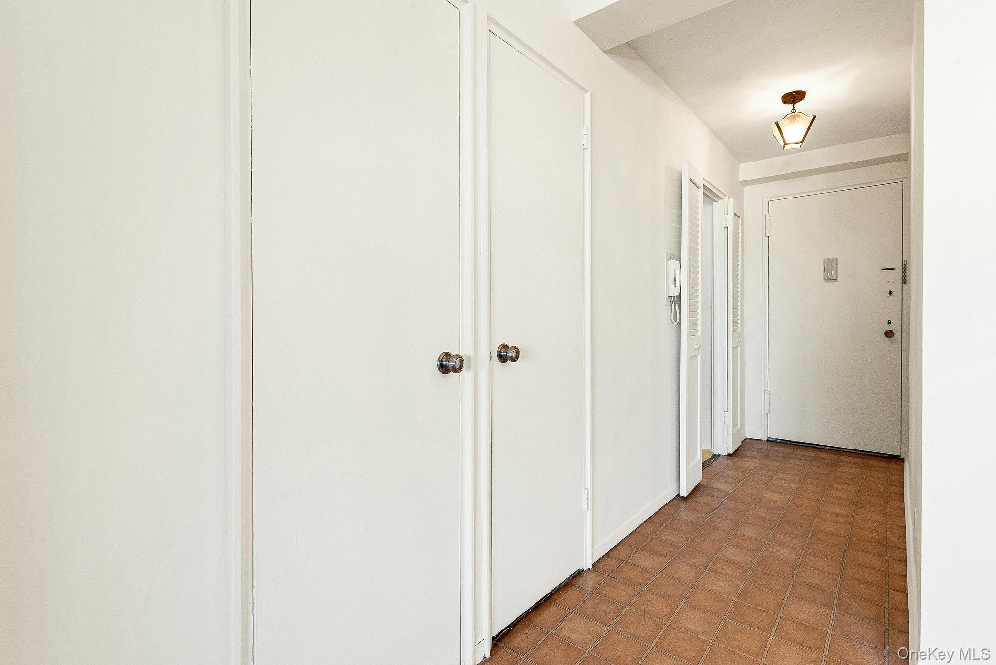 #15 photo, 111-20 73 Avenue, Forest Hills , NY 11375