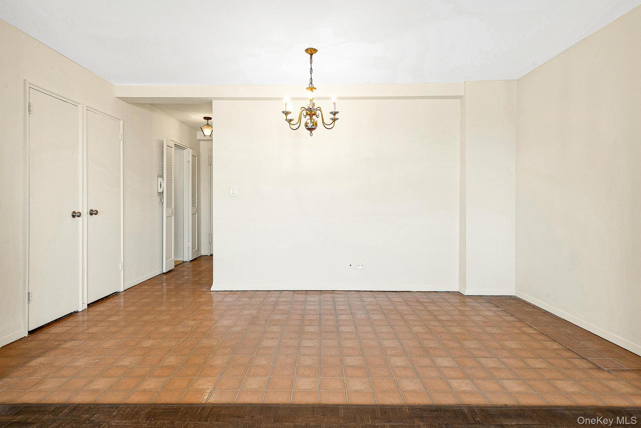 #2 photo, 111-20 73 Avenue, Forest Hills , NY 11375