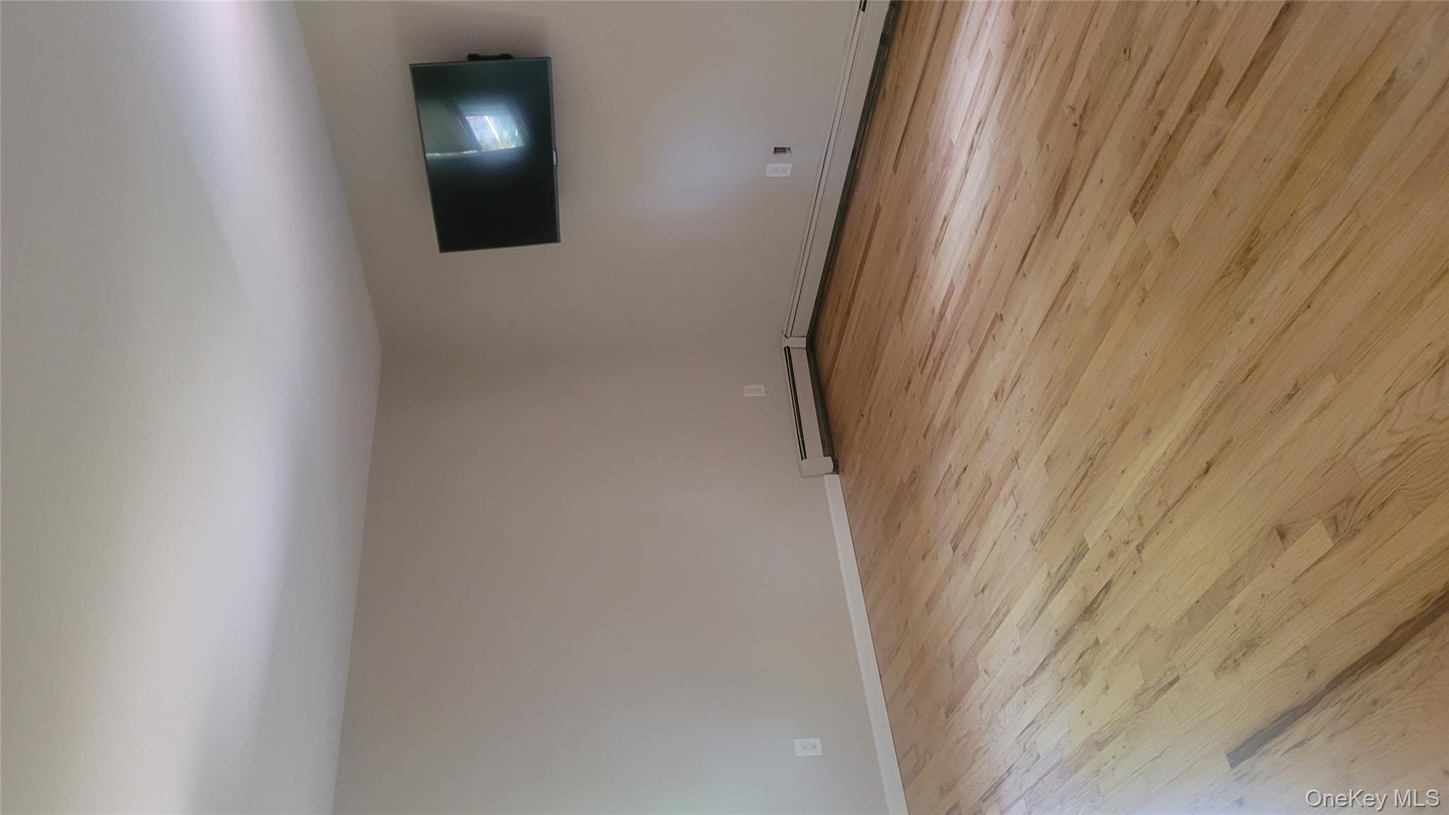 #11 photo, 80-82 Laurel Boulevard, サフォーク郡 Ronkonkoma , NY 11779