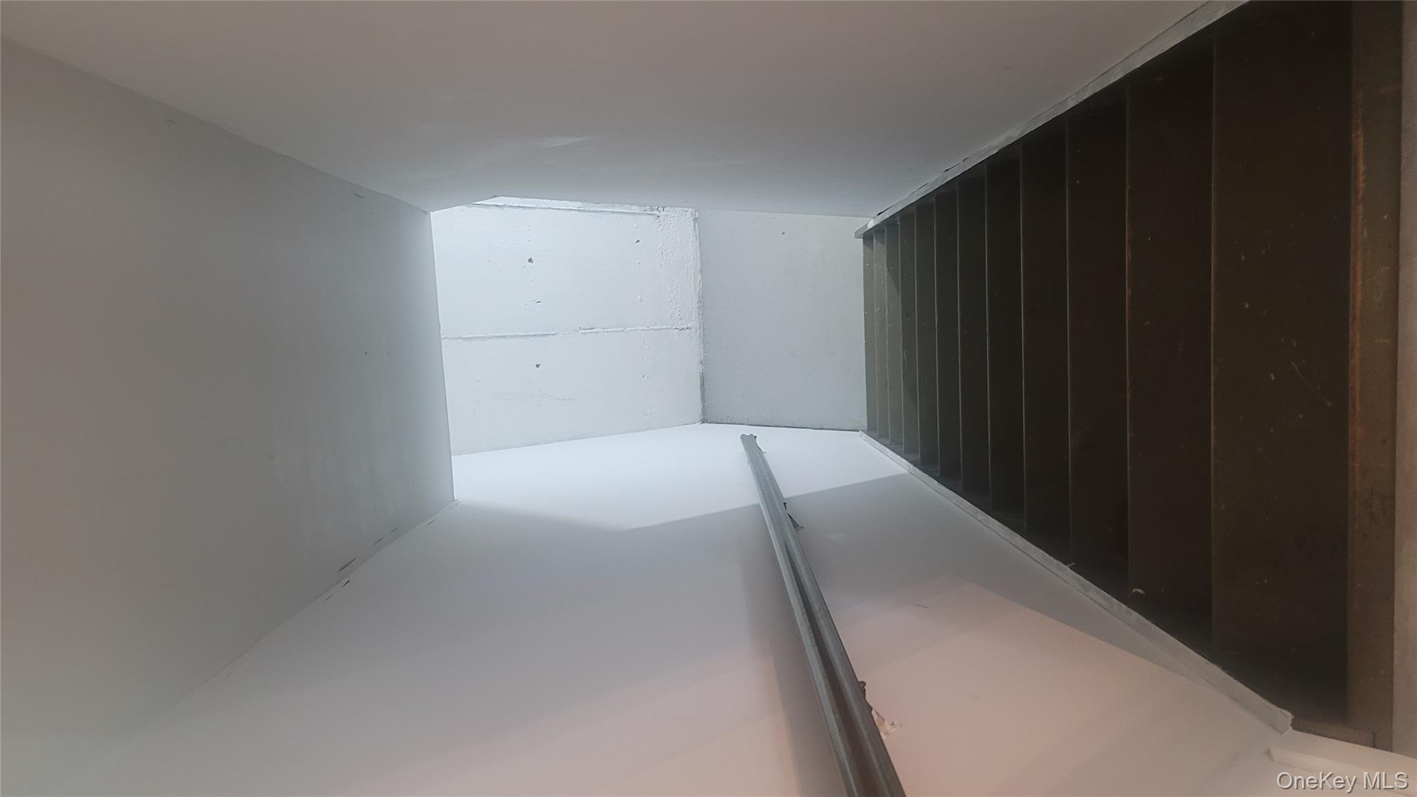 #7 photo, 80-82 Laurel Boulevard, サフォーク郡 Ronkonkoma , NY 11779