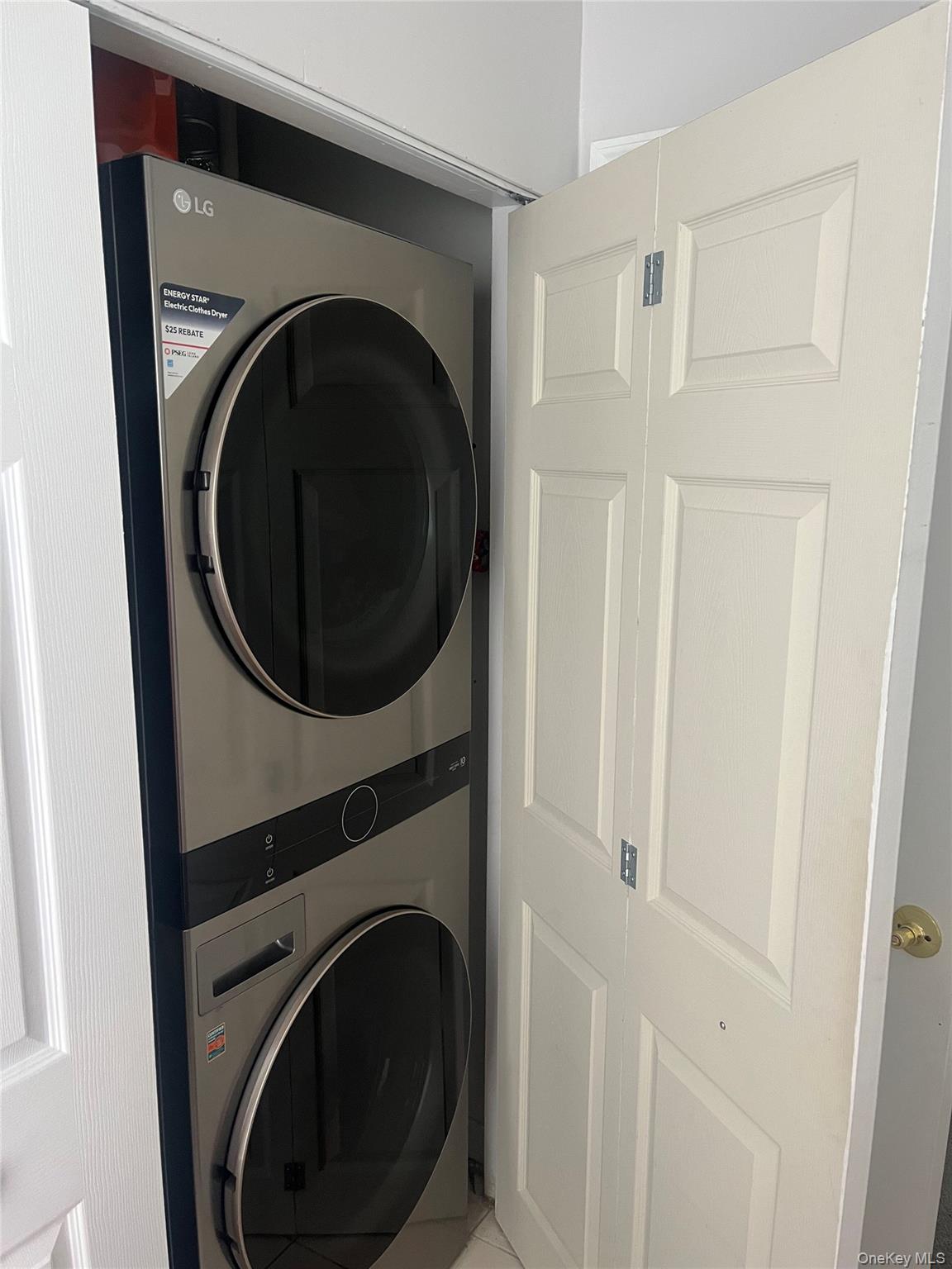 #15 photo, 9 Commodore Circle, サフォーク郡 Port Jefferson Station , NY 11776