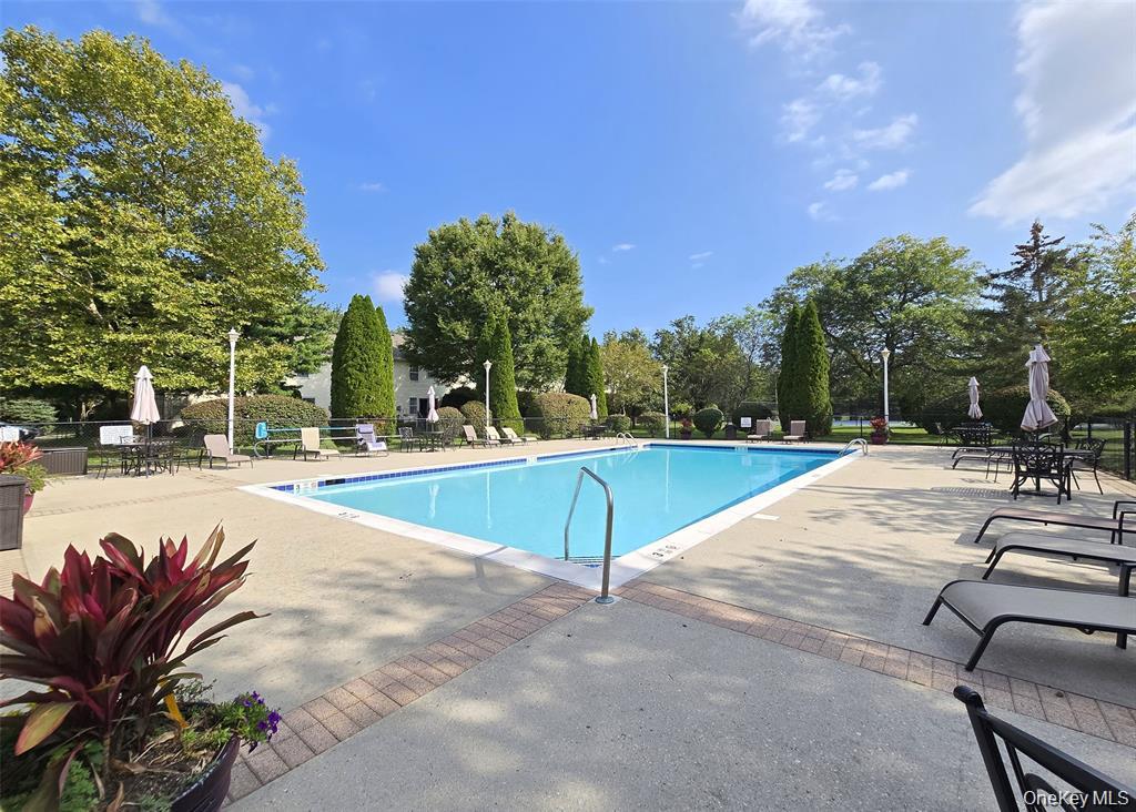 #20 photo, 9 Commodore Circle, サフォーク郡 Port Jefferson Station , NY 11776