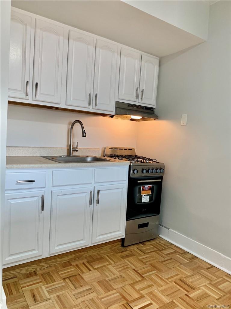 #2 photo, 10 Oakridge Place, Eastchester , NY 10709