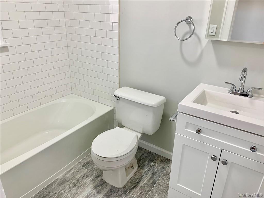 #5 photo, 10 Oakridge Place, Eastchester , NY 10709