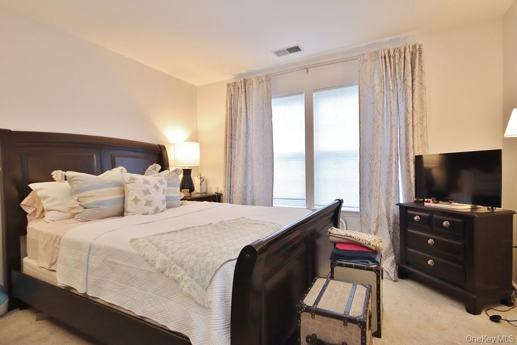 #18 photo, 1206 Pondview Loop, Wappingers Falls , NY 12590