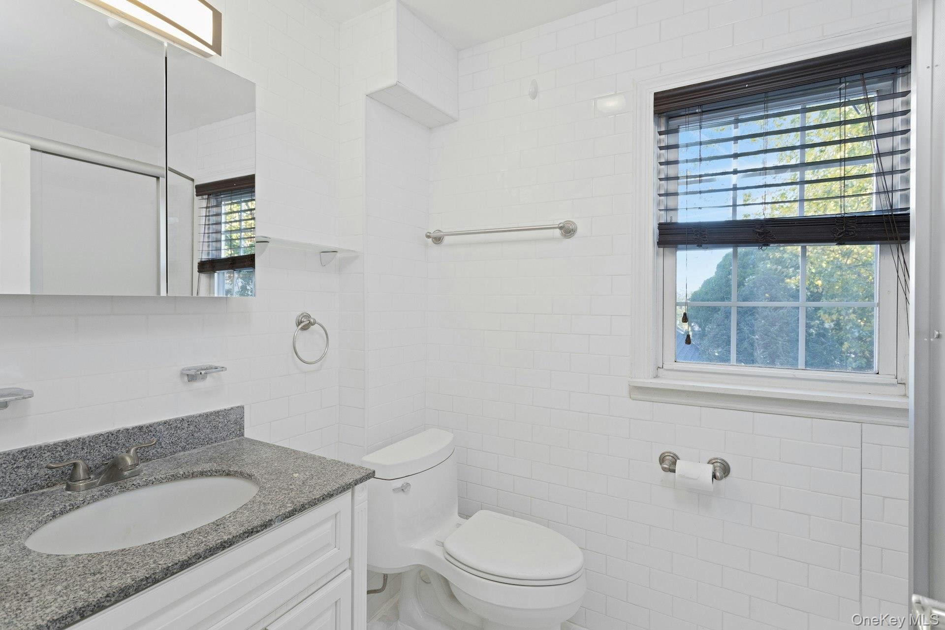 #19 photo, 164 Nelson Road, Scarsdale , NY 10583