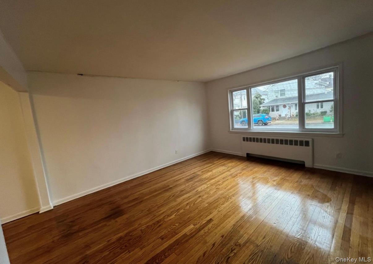 #10 photo, 63 Madison Avenue, ナッソー郡 Westbury , NY 11590