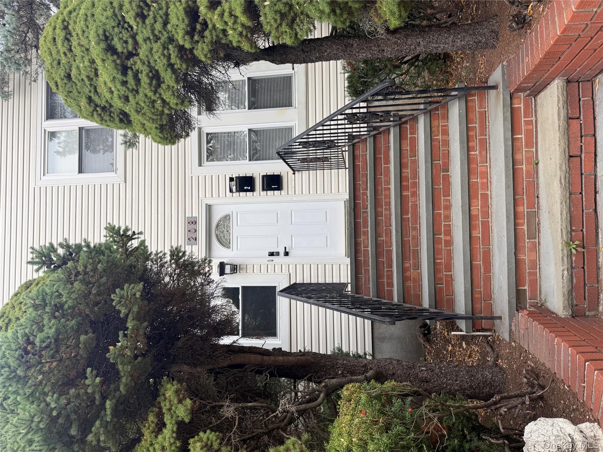 #1 photo, 208 Orchard Street, ナッソー郡 Westbury , NY 11590