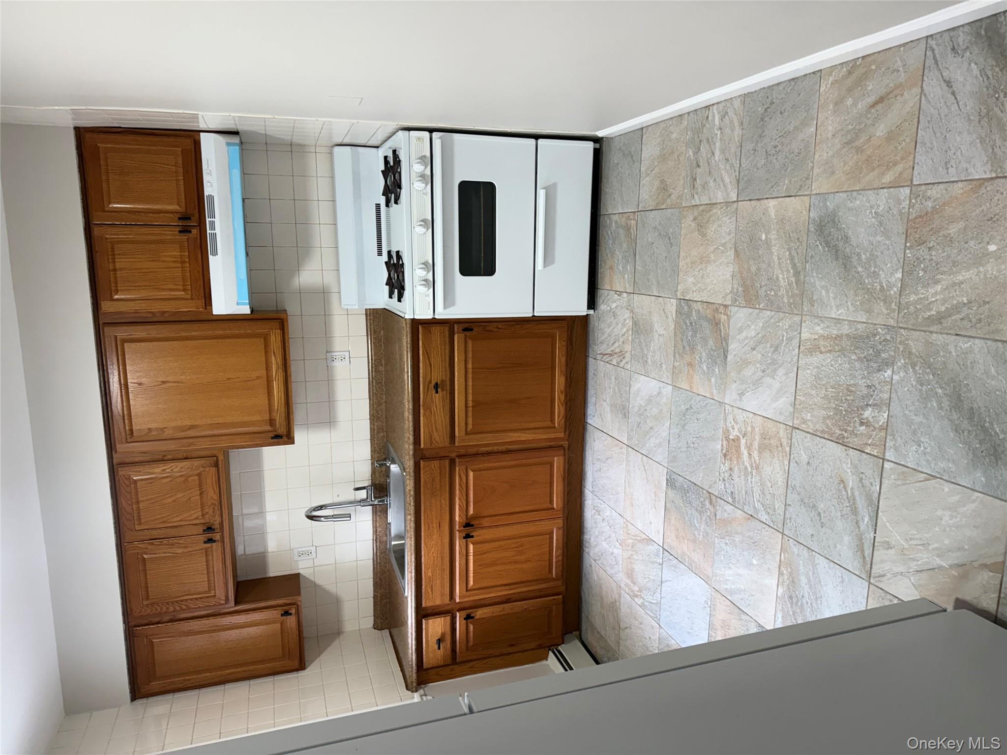 #2 photo, 208 Orchard Street, ナッソー郡 Westbury , NY 11590