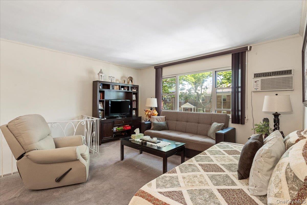 #7 photo, 87-44 Marengo Street, Holliswood , NY 11423