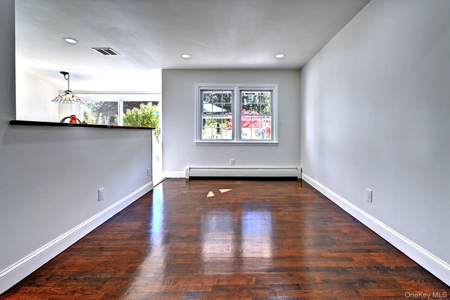 #10 photo, 8 Prairie Road, サフォーク郡 Huntington Station , NY 11746