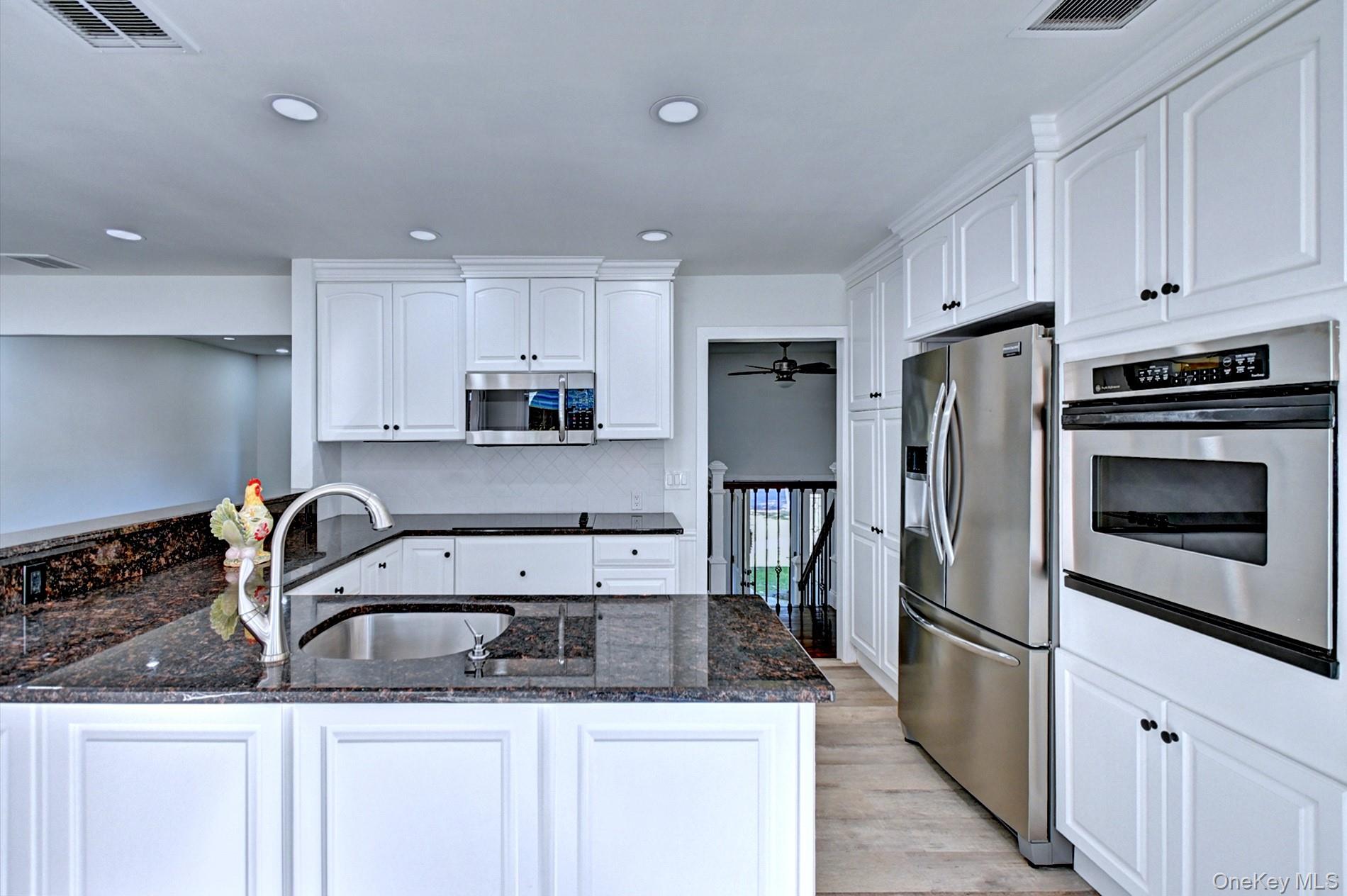 #12 photo, 8 Prairie Road, サフォーク郡 Huntington Station , NY 11746