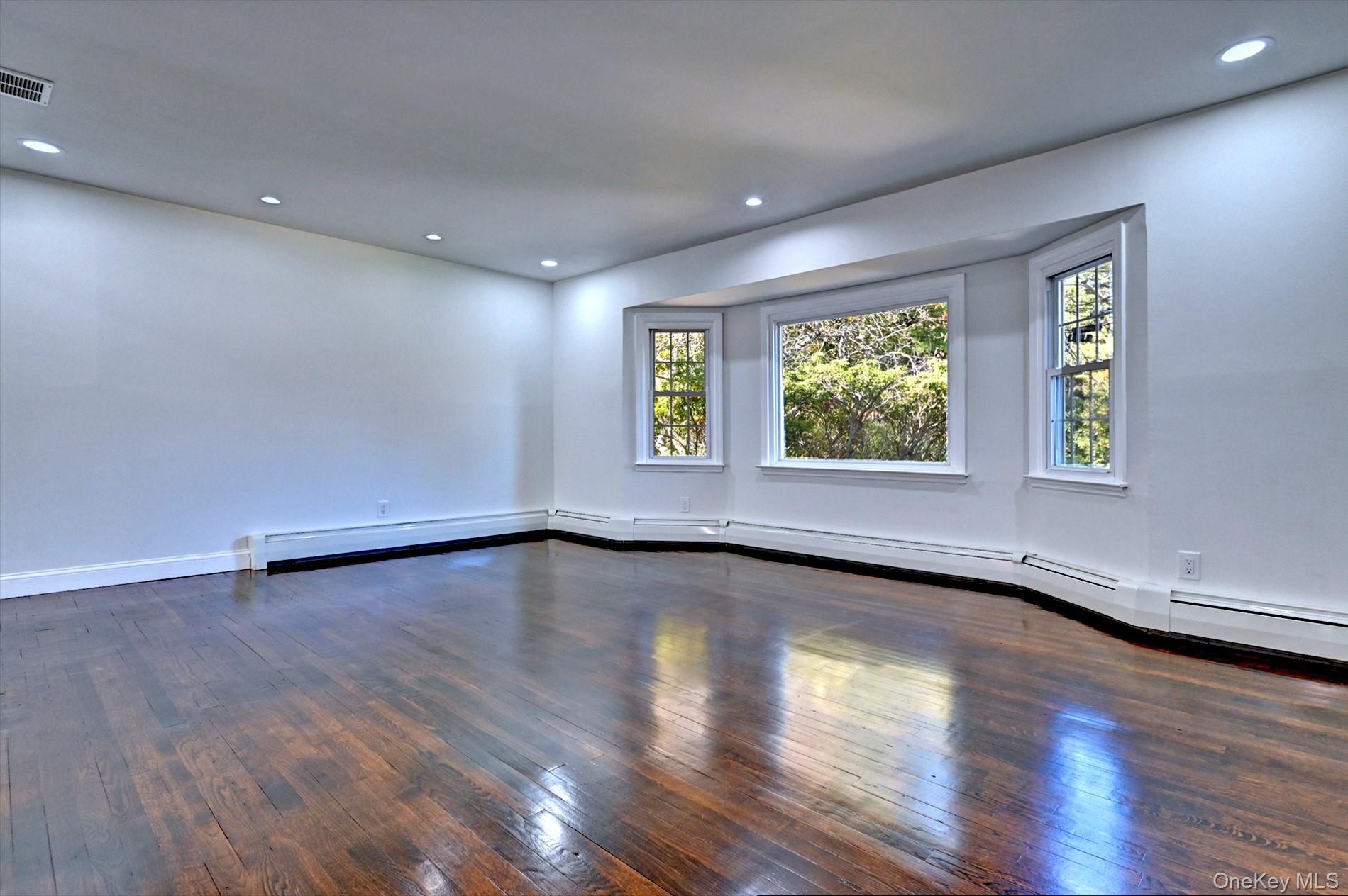 #6 photo, 8 Prairie Road, サフォーク郡 Huntington Station , NY 11746