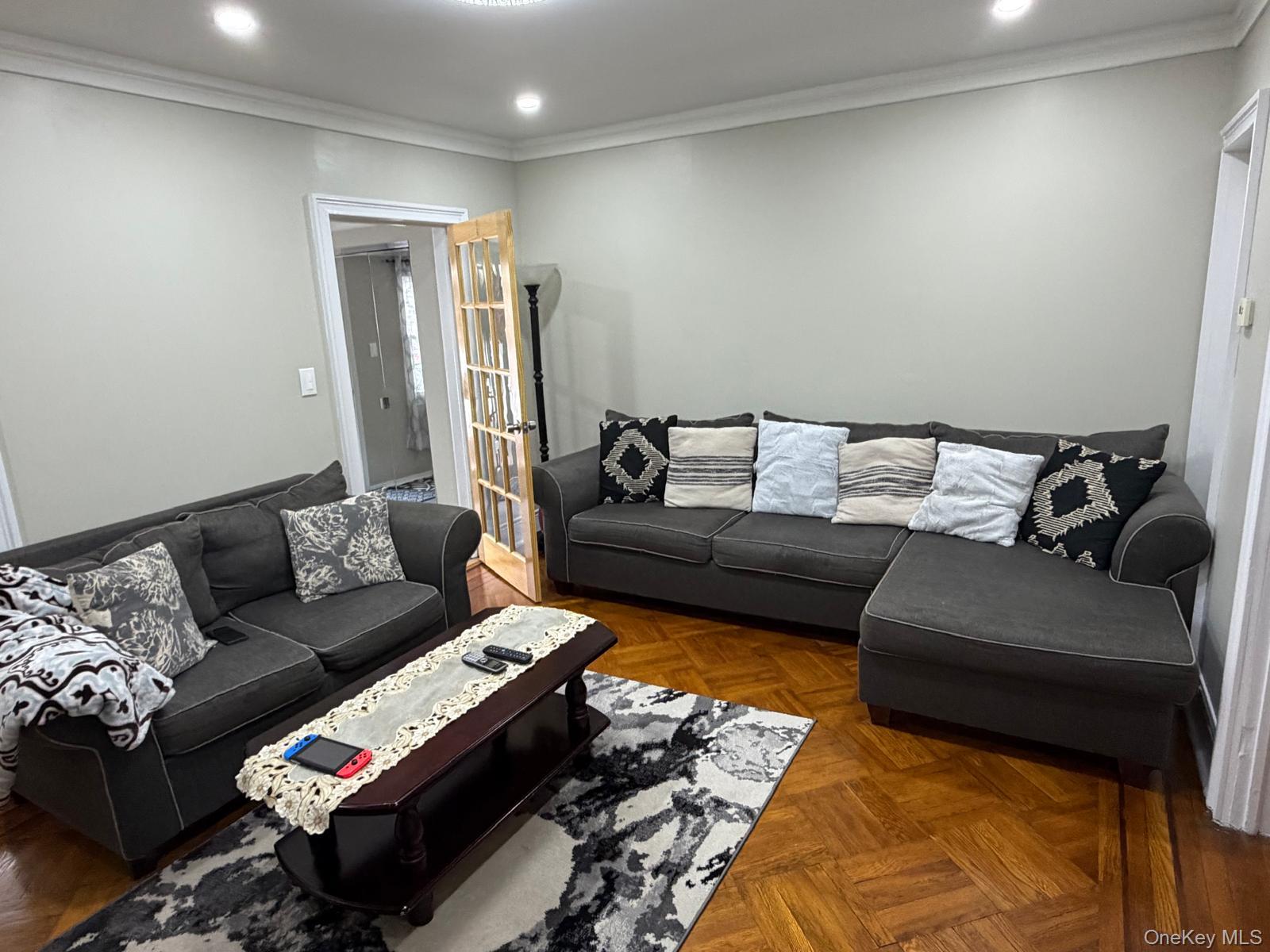 #5 photo, 10222 85th Avenue, Richmond Hill North , NY 11418