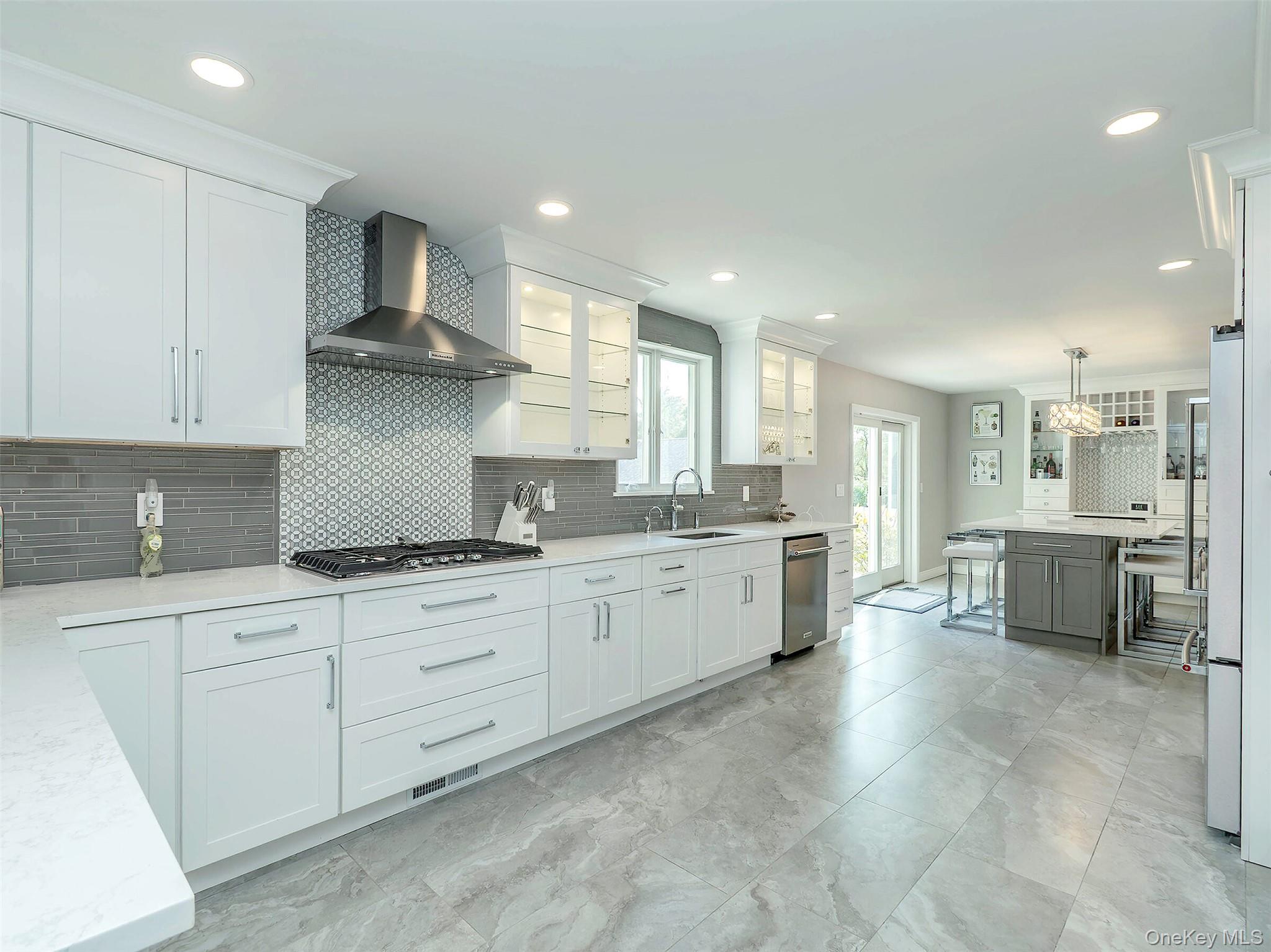 #19 photo, 11 Maple Street, Glenwood Landing , NY 11547