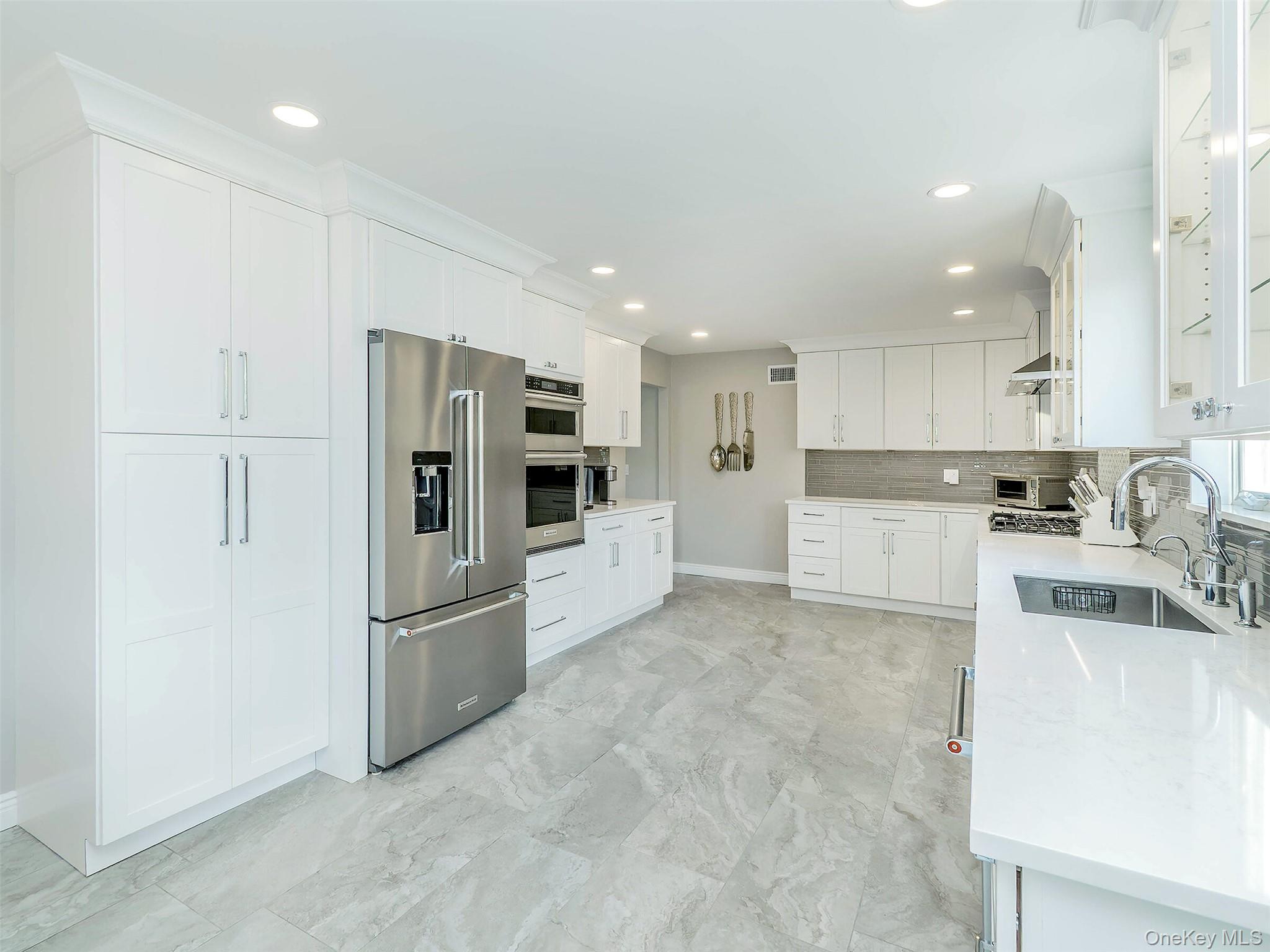 #20 photo, 11 Maple Street, Glenwood Landing , NY 11547