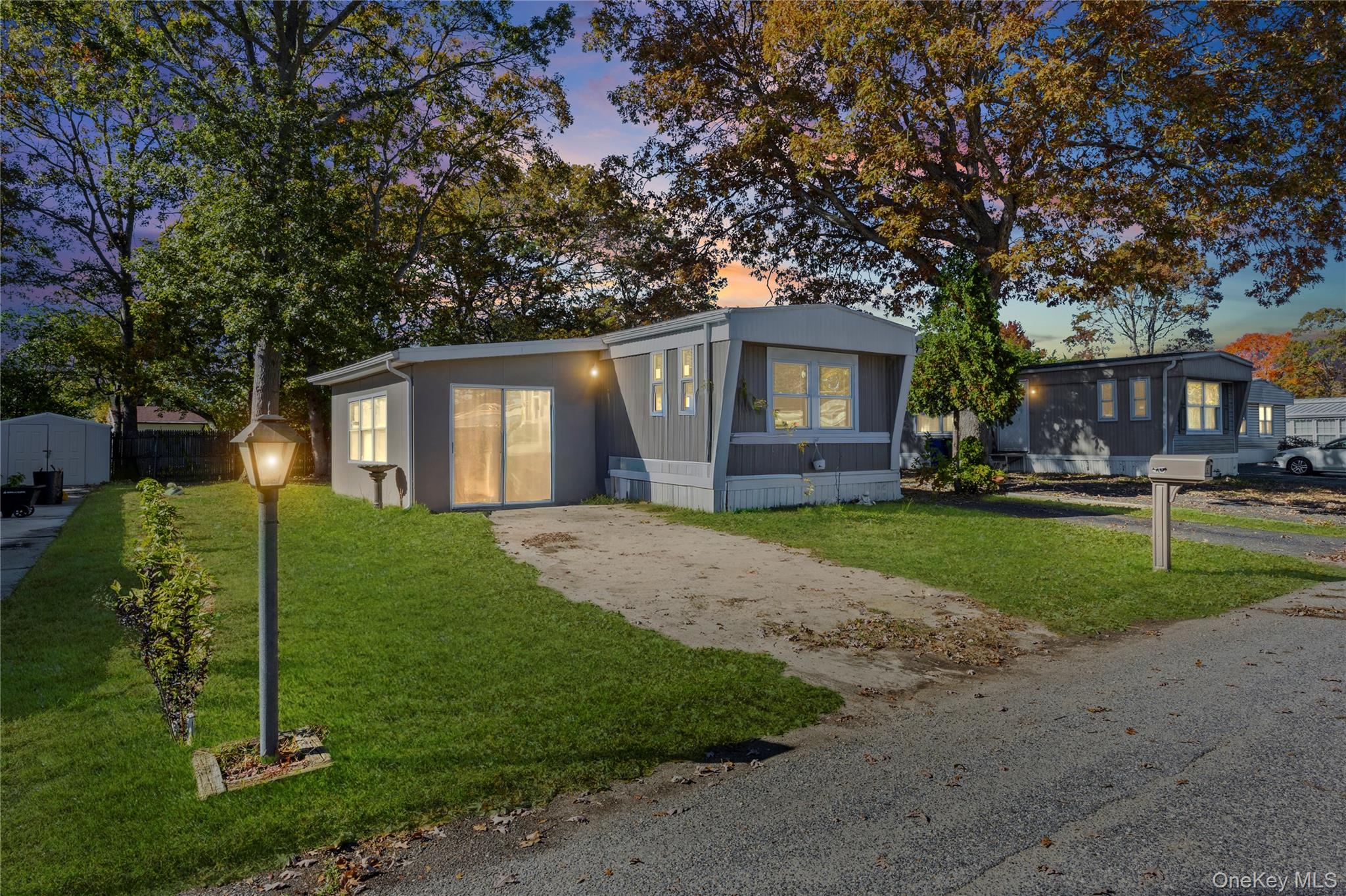 #1 photo, 40 Buttercup Dr, Bohemia , NY 11716