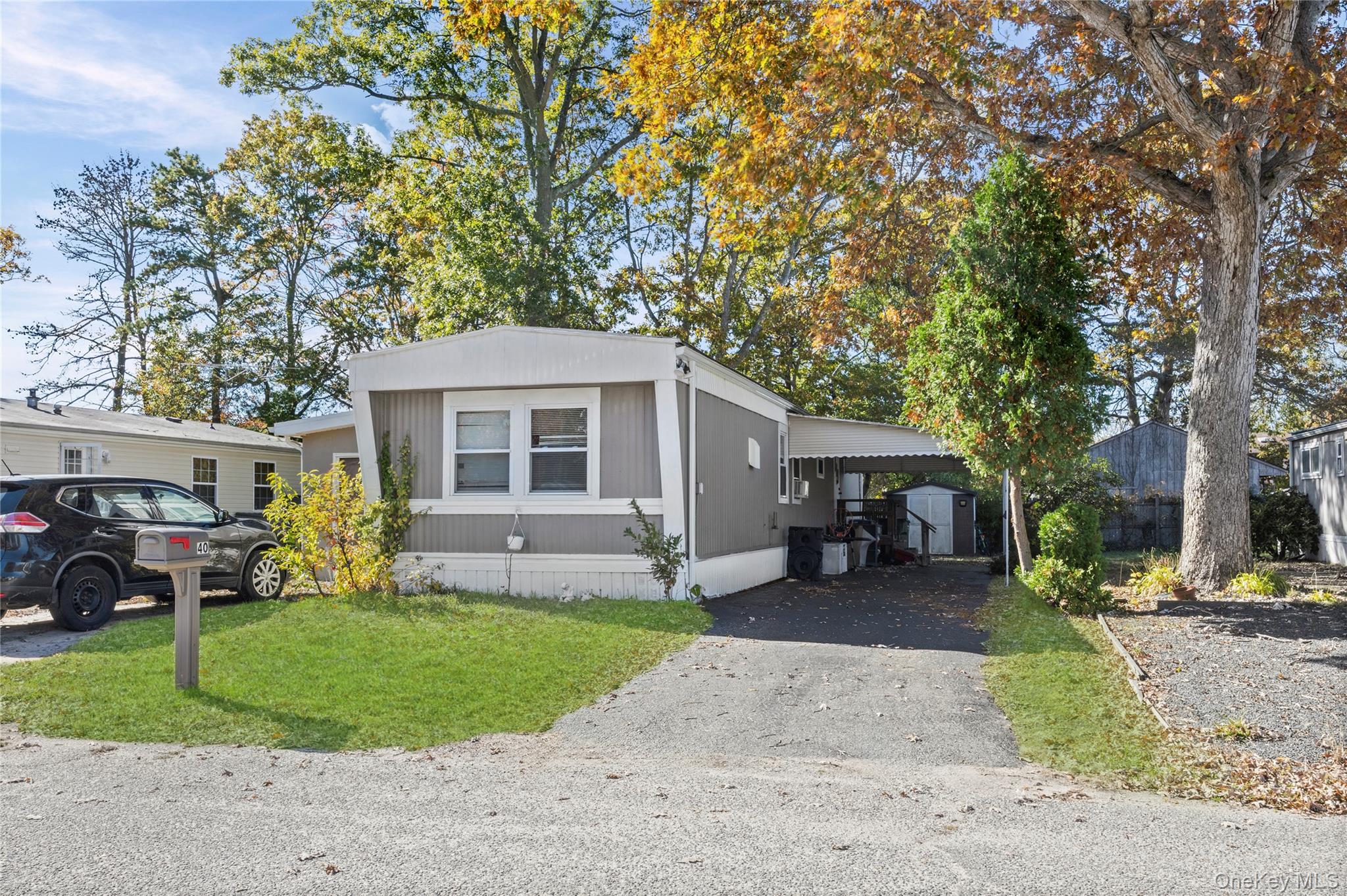 #3 photo, 40 Buttercup Dr, Bohemia , NY 11716