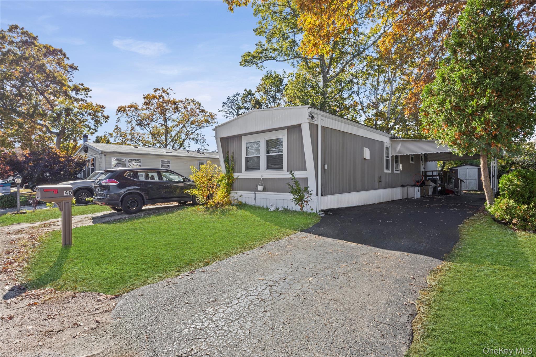 #4 photo, 40 Buttercup Dr, Bohemia , NY 11716