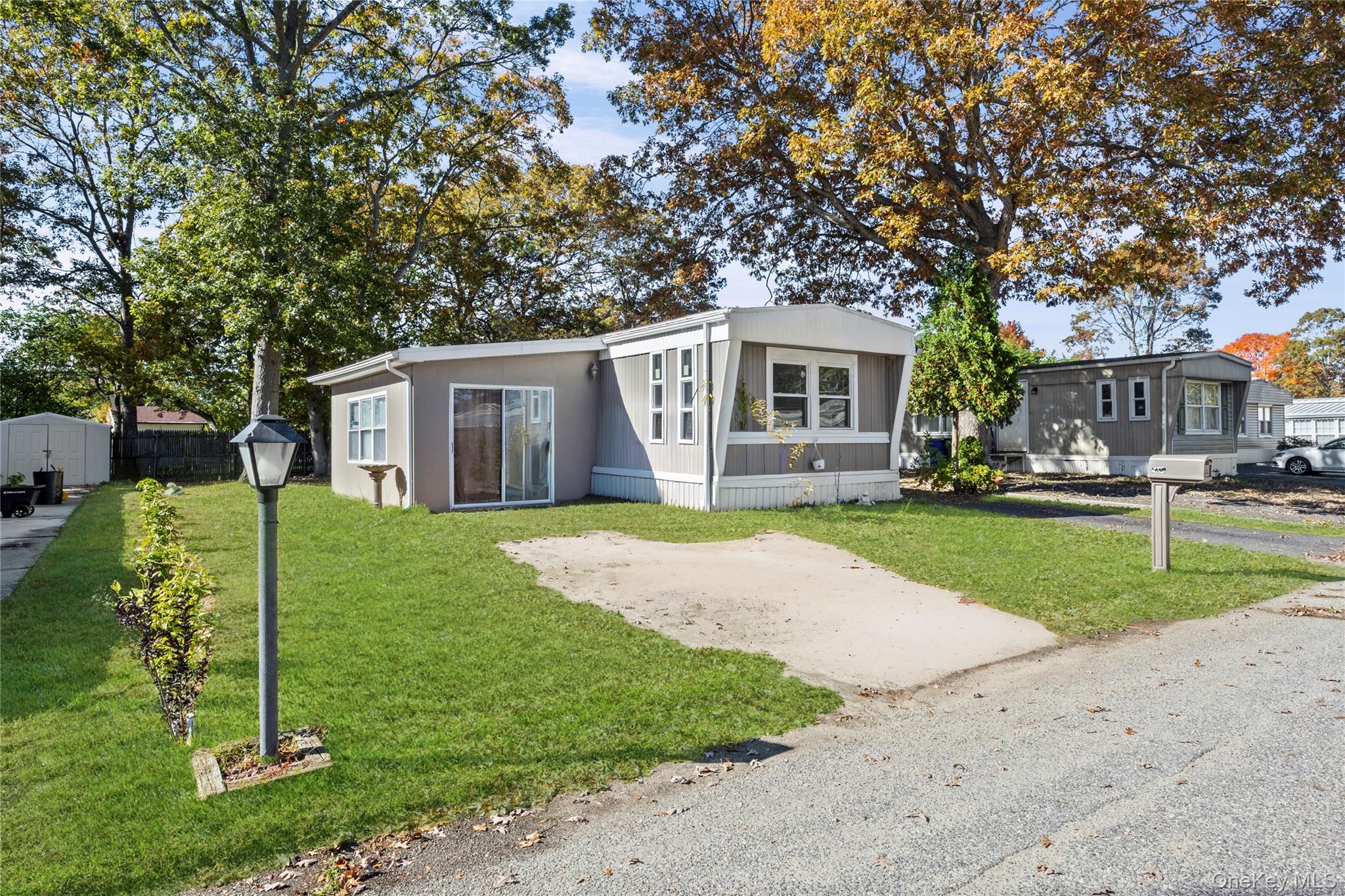 #8 photo, 40 Buttercup Dr, Bohemia , NY 11716