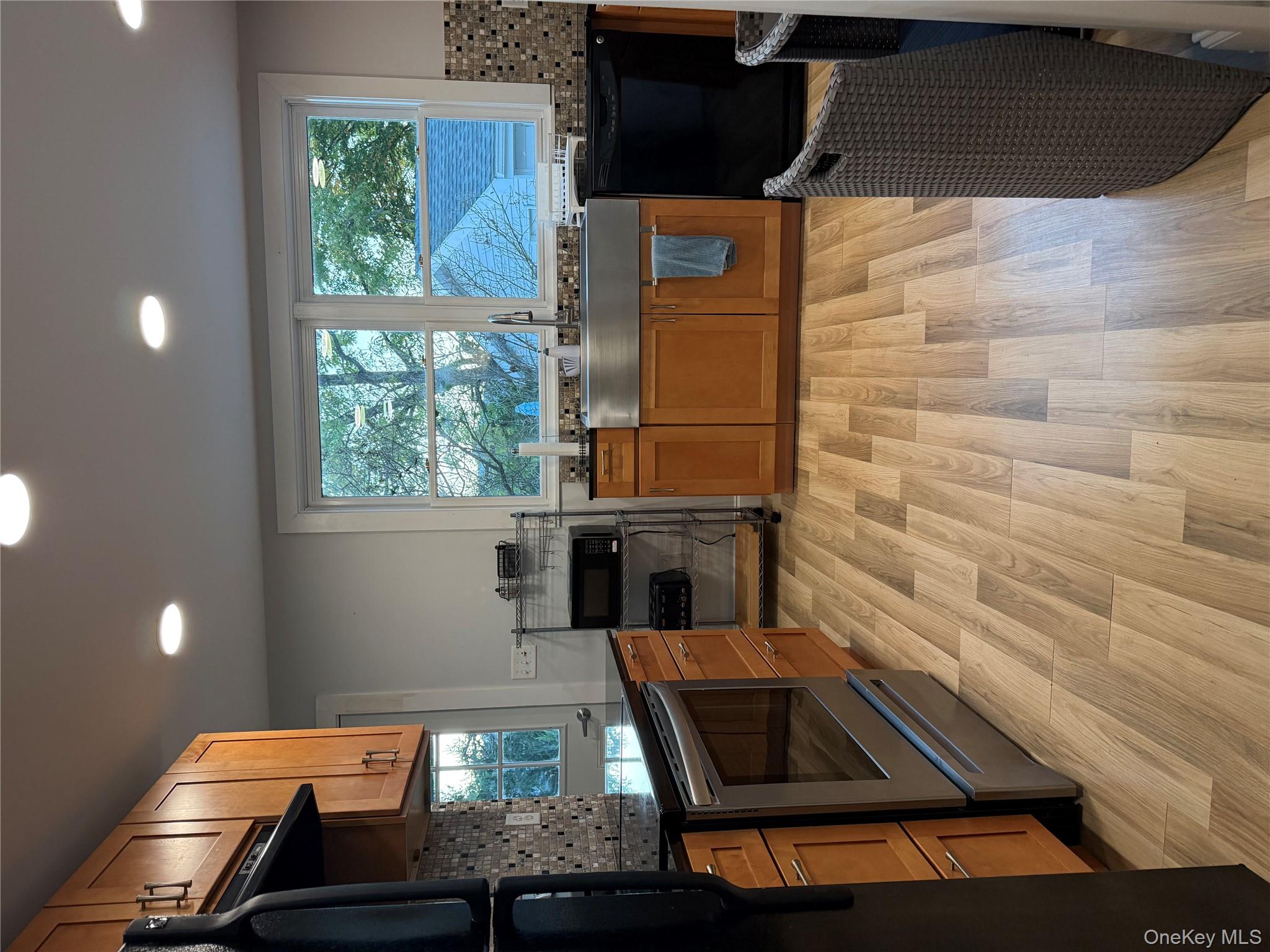 #8 photo, 26 Main Street, Germantown , NY 12526