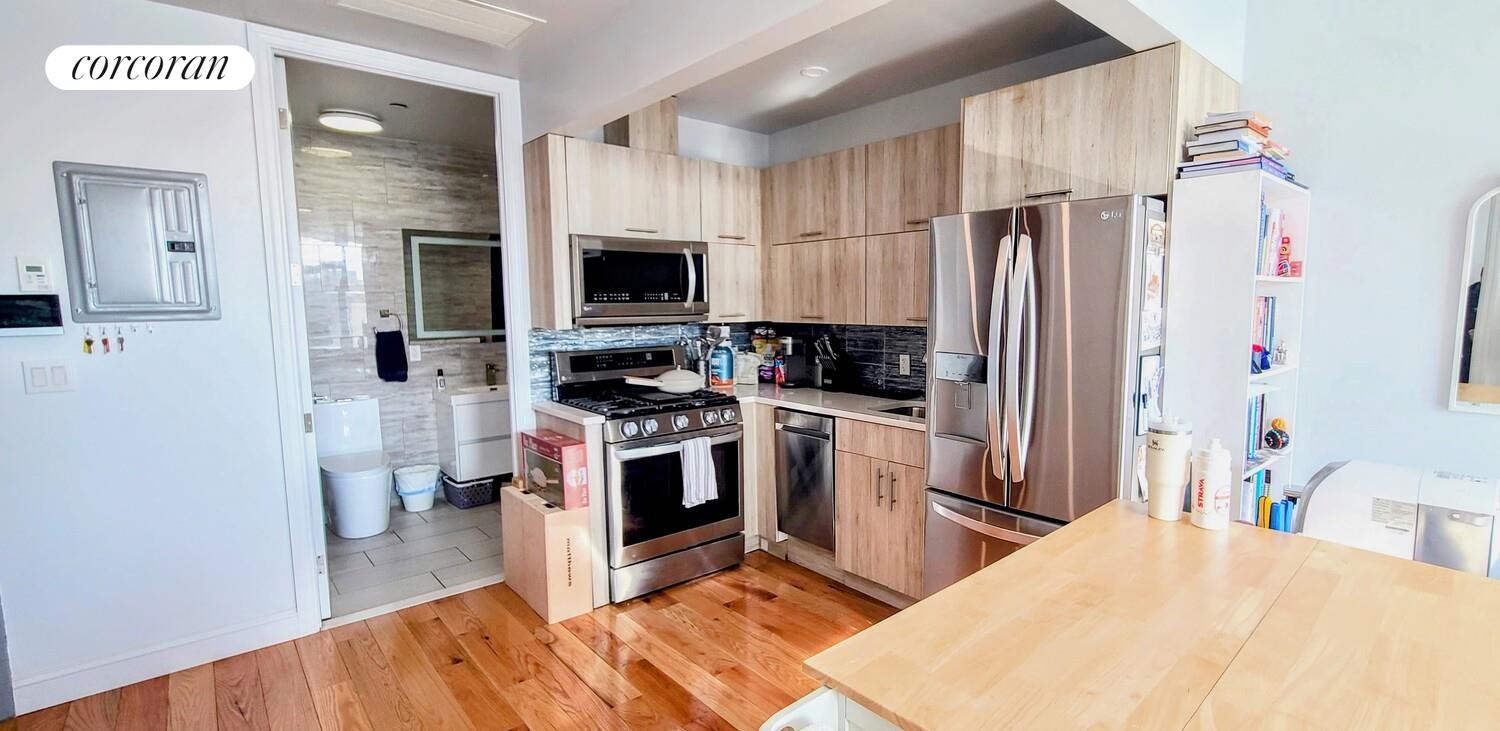 #4 photo, Astoria, クイーンズ区 Astoria , NY 11102