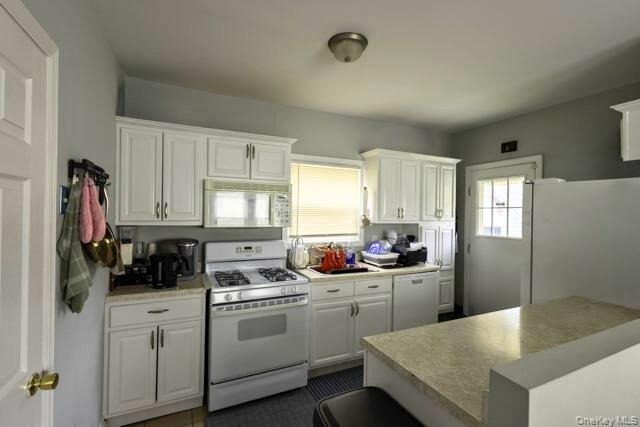 #5 photo, 58 Centre Street, Woodmere , NY 11598