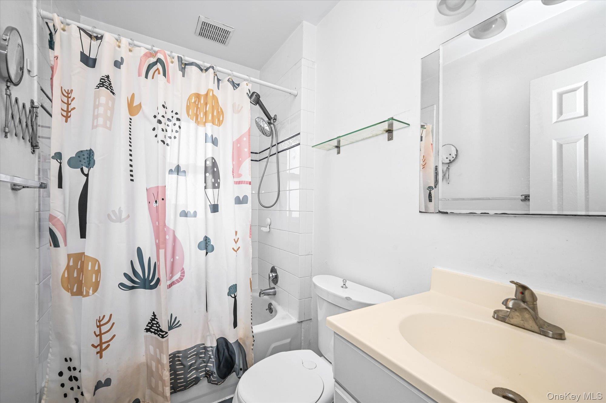 #11 photo, 32-28 202nd Street, Bayside , NY 11361