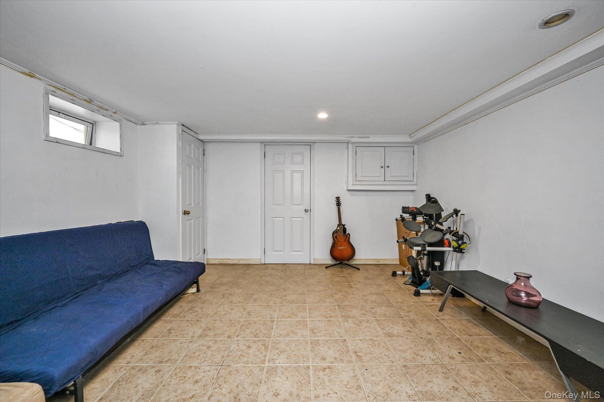 #13 photo, 32-28 202nd Street, Bayside , NY 11361