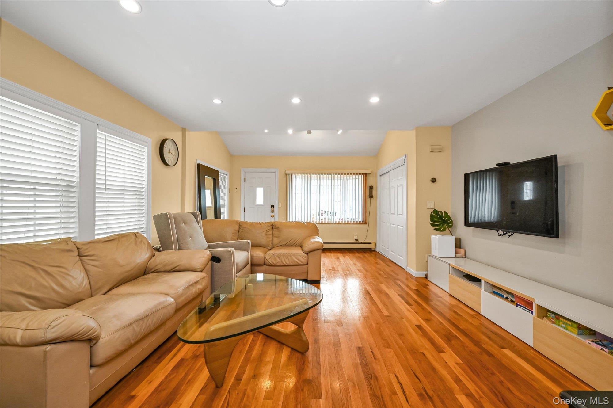 #3 photo, 32-28 202nd Street, Bayside , NY 11361