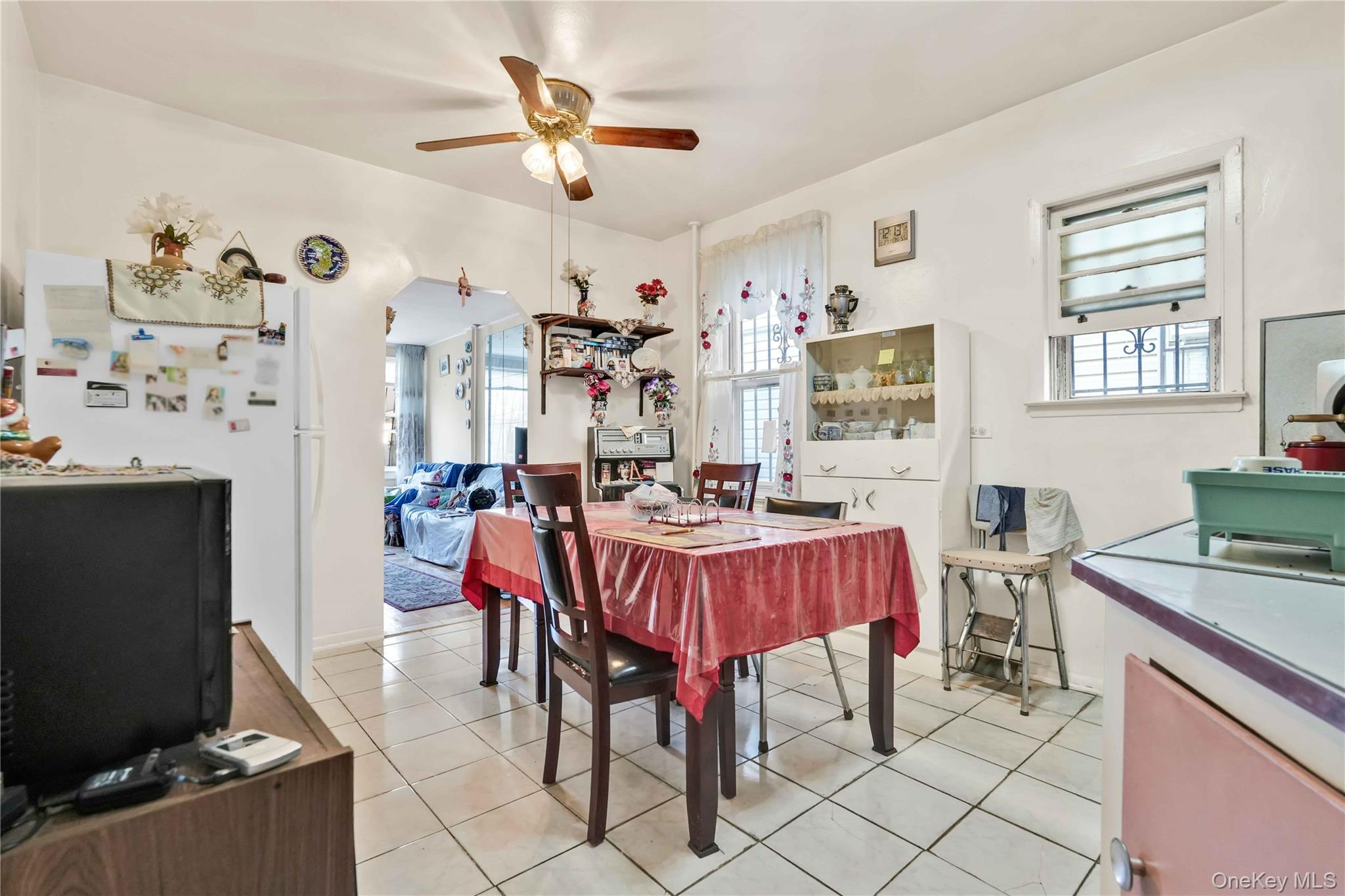 #5 photo, 40-43 73rd Street, Maspeth , NY 11377