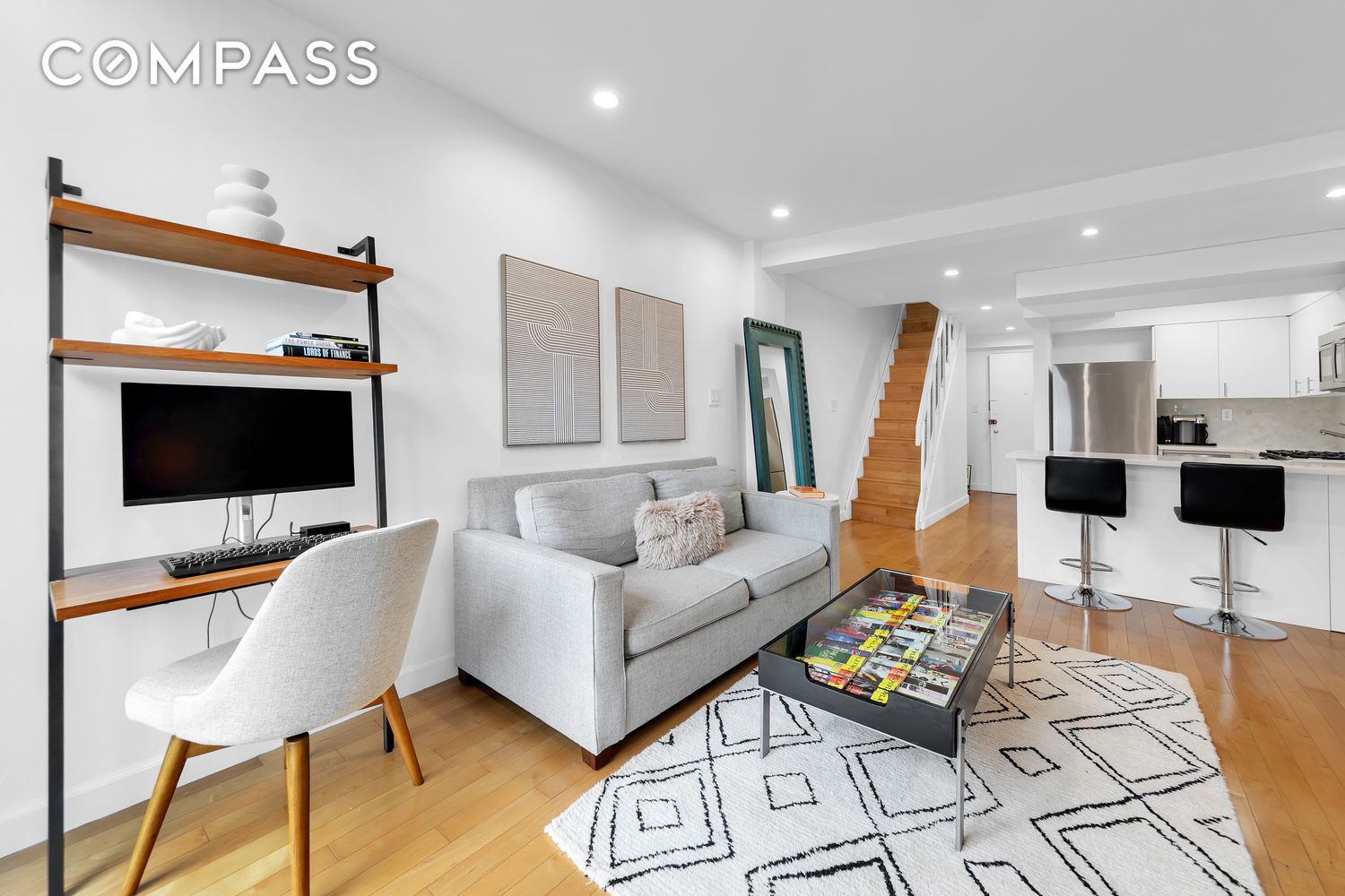 #4 photo, 215 E 24th Street, Kips Bay , NY 10010