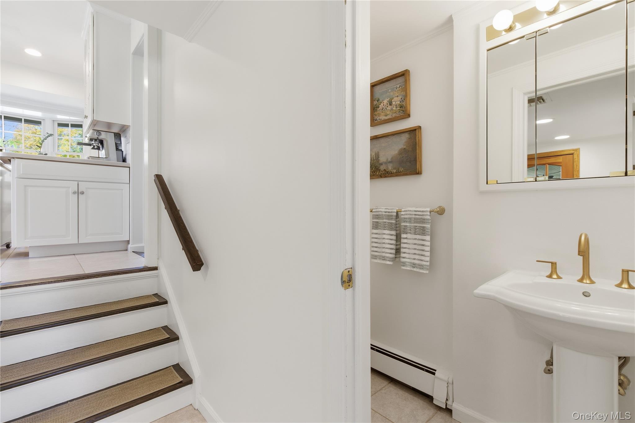 #12 photo, 6 Blue Grass Court, Huntington , NY 11743