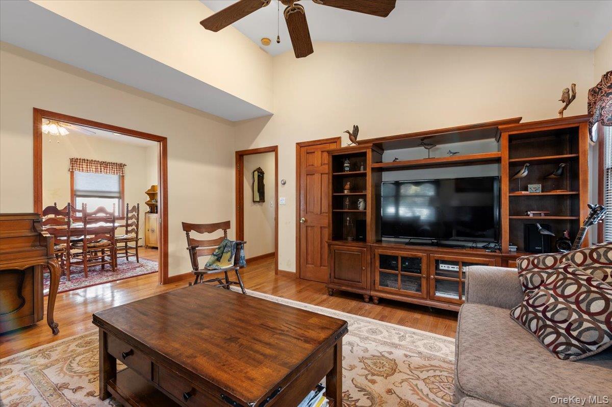 #15 photo, 2726 Park Avenue, Baldwin , NY 11510