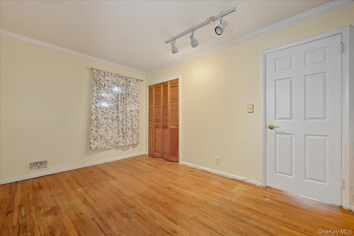 #16 photo, 160-31 24th Avenue, Whitestone , NY 11357