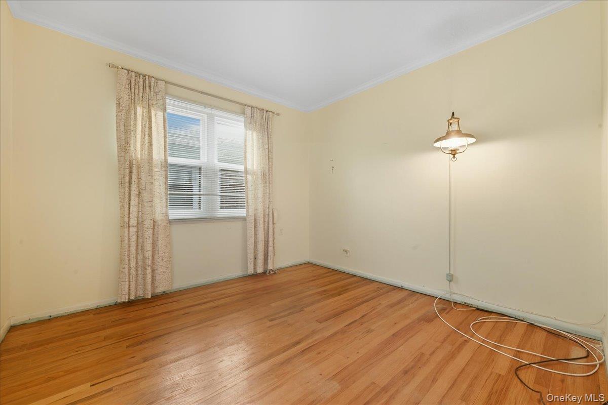 #17 photo, 160-31 24th Avenue, Whitestone , NY 11357