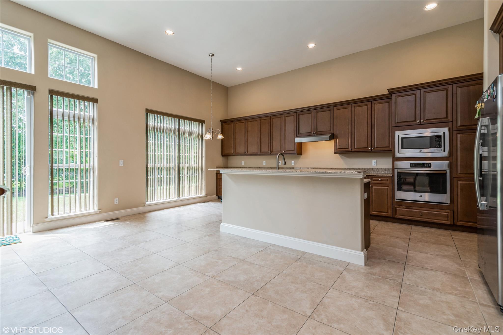 #15 photo, 2 Pondview, Saint James , NY 11787