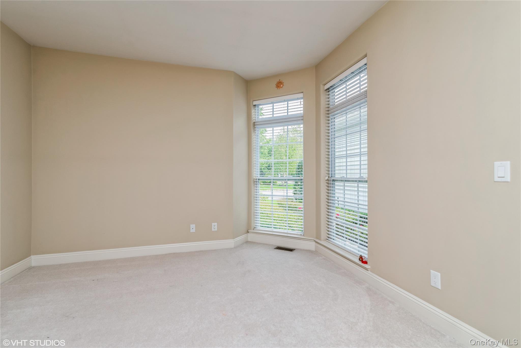 #7 photo, 2 Pondview, Saint James , NY 11787