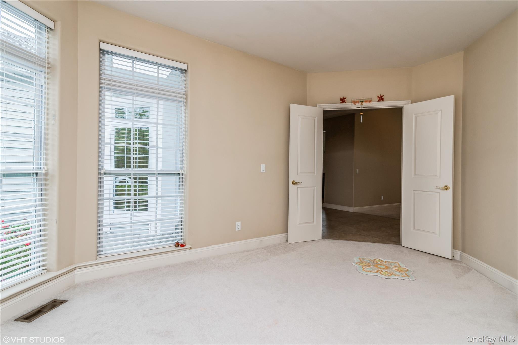 #8 photo, 2 Pondview, Saint James , NY 11787