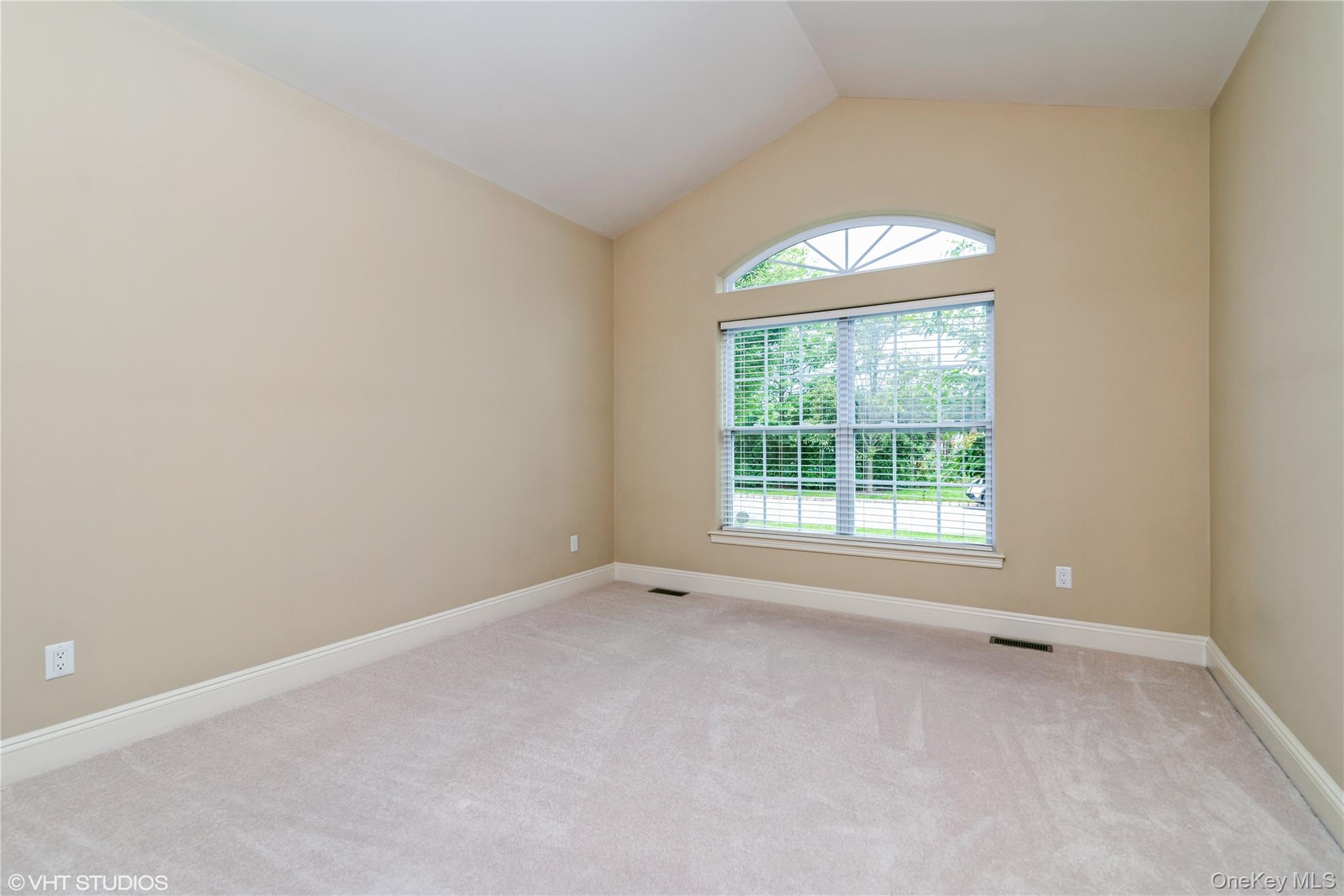 #9 photo, 2 Pondview, Saint James , NY 11787