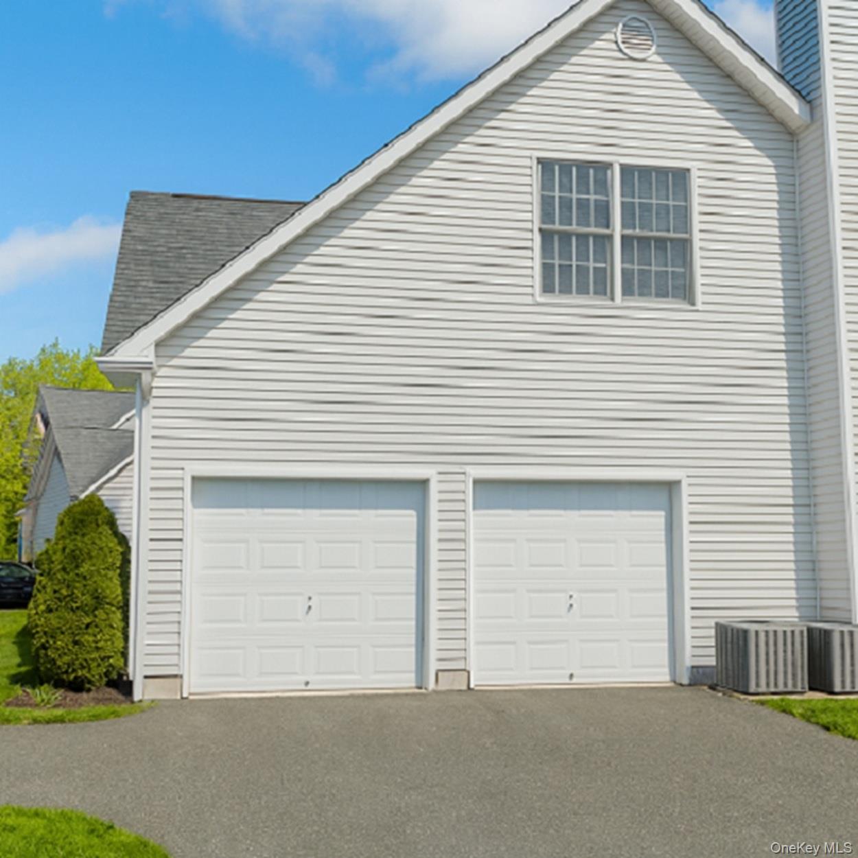 #4 photo, 9 Nursery Court, Huntington , NY 11743