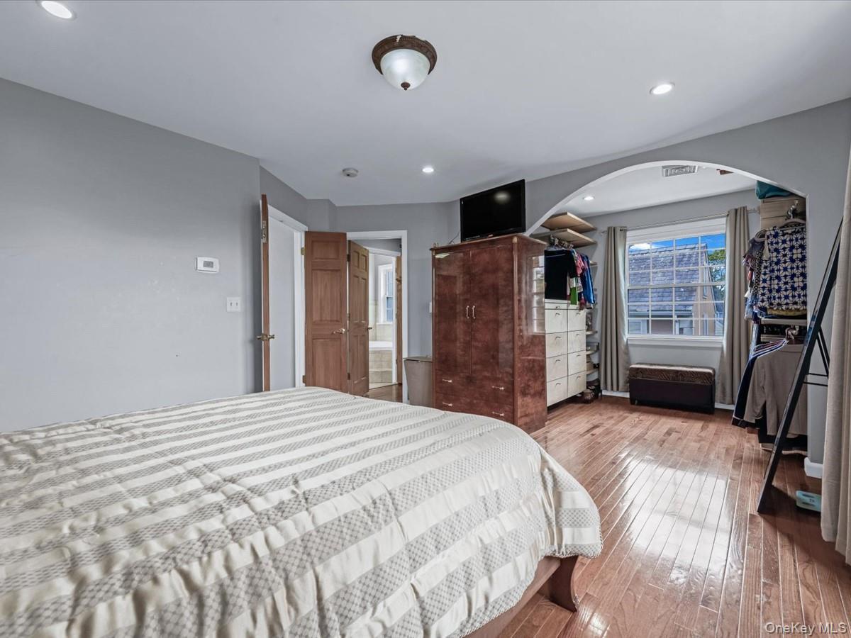 #18 photo, 33 Berkshire Road, Yonkers , NY 10710