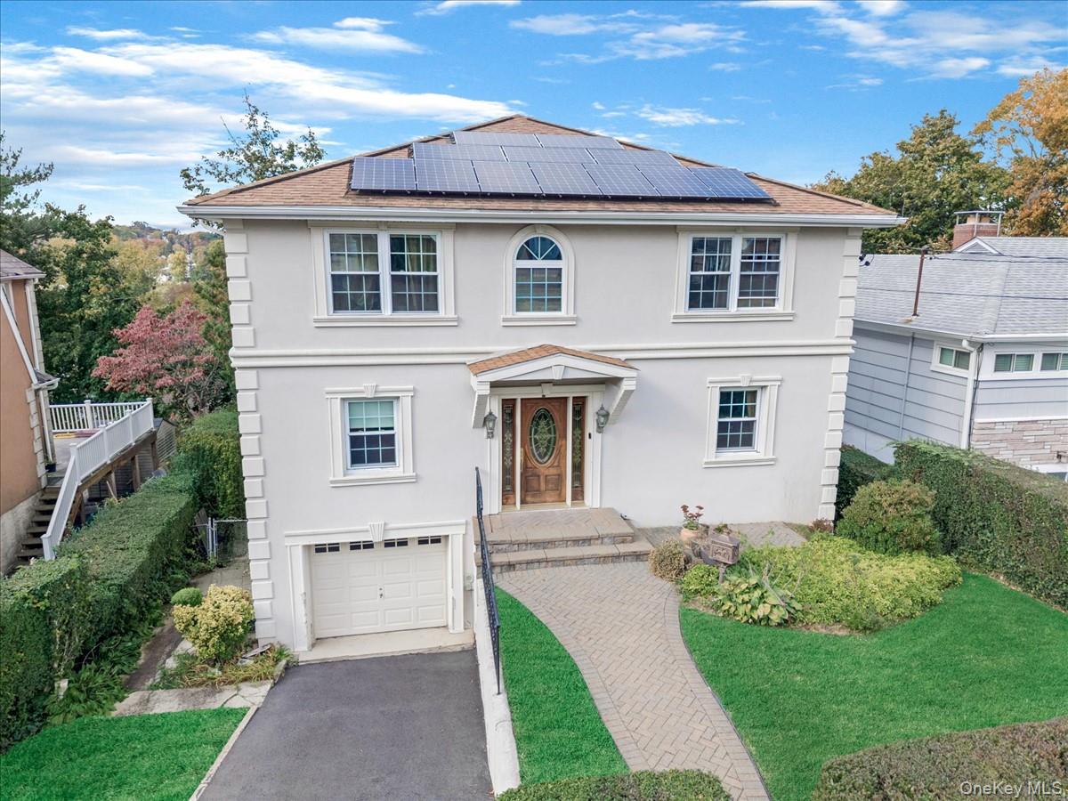 #2 photo, 33 Berkshire Road, Yonkers , NY 10710