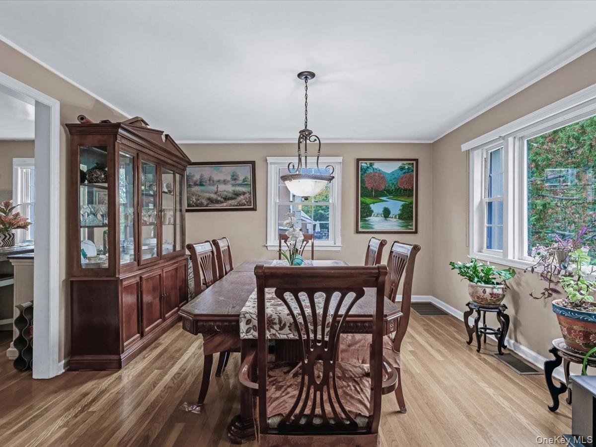 #4 photo, 33 Berkshire Road, Yonkers , NY 10710