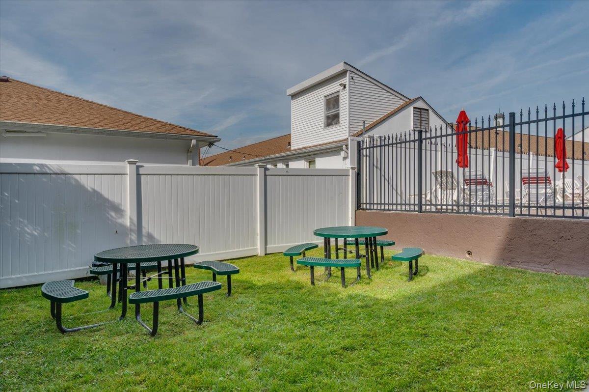 #20 photo, 953 W Boston Post Road, Mamaroneck , NY 10543