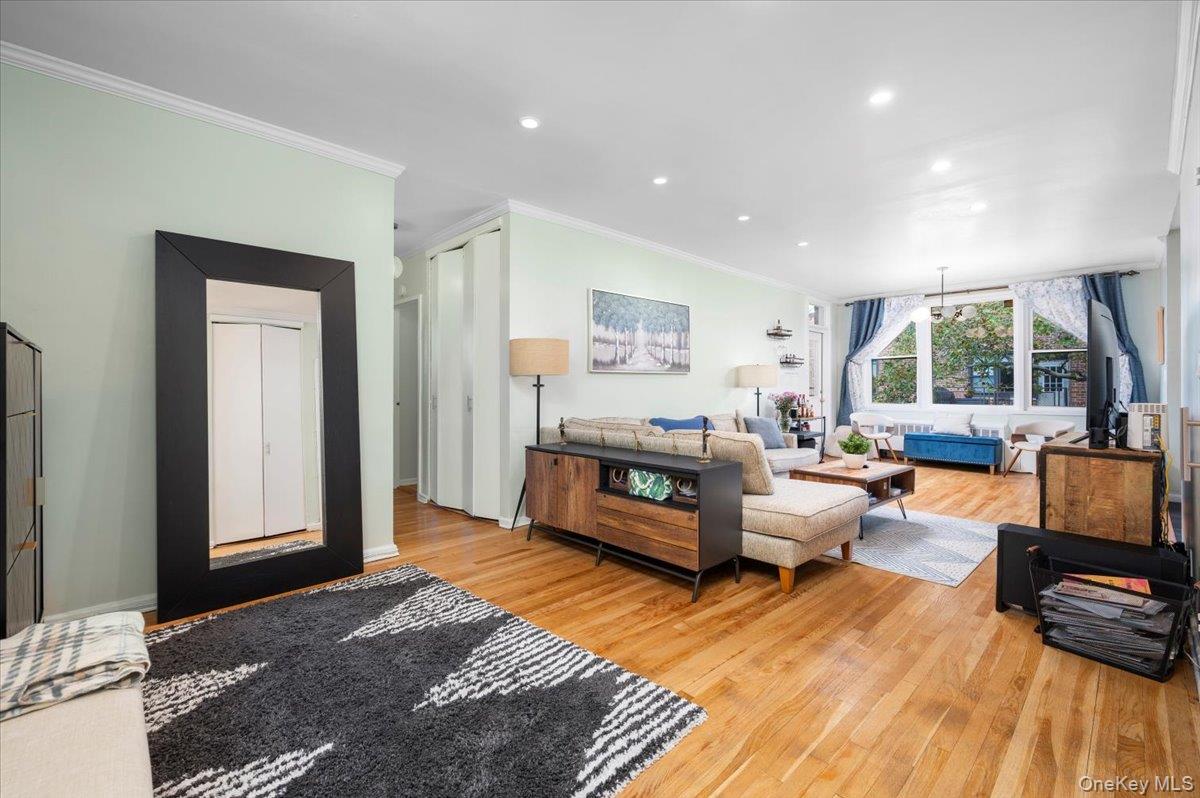 #6 photo, 953 W Boston Post Road, Mamaroneck , NY 10543