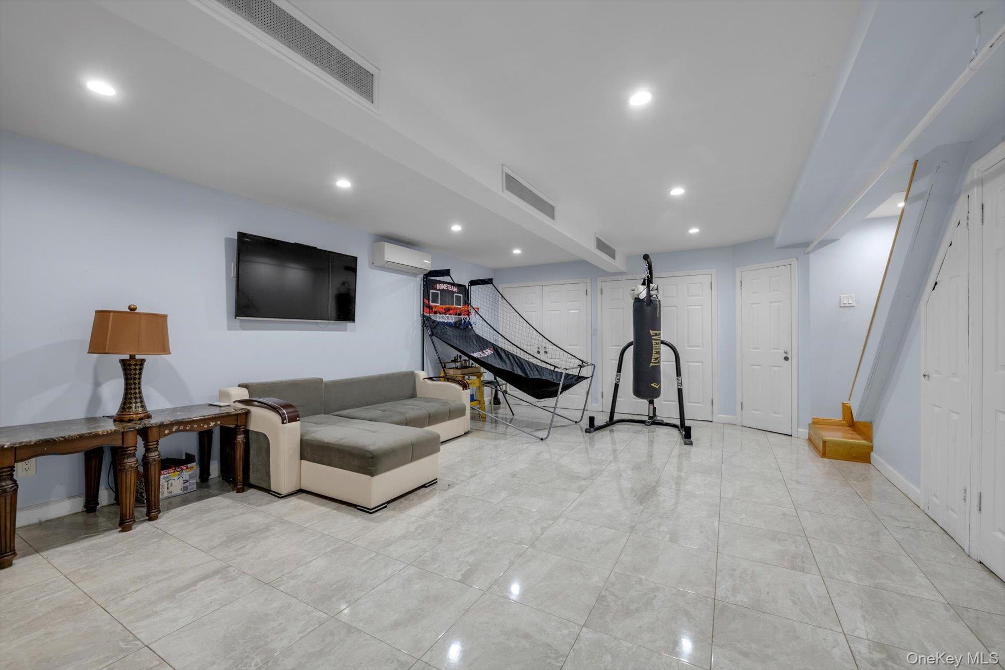 #16 photo, 7510 169th Street, Fresh Meadows , NY 11366