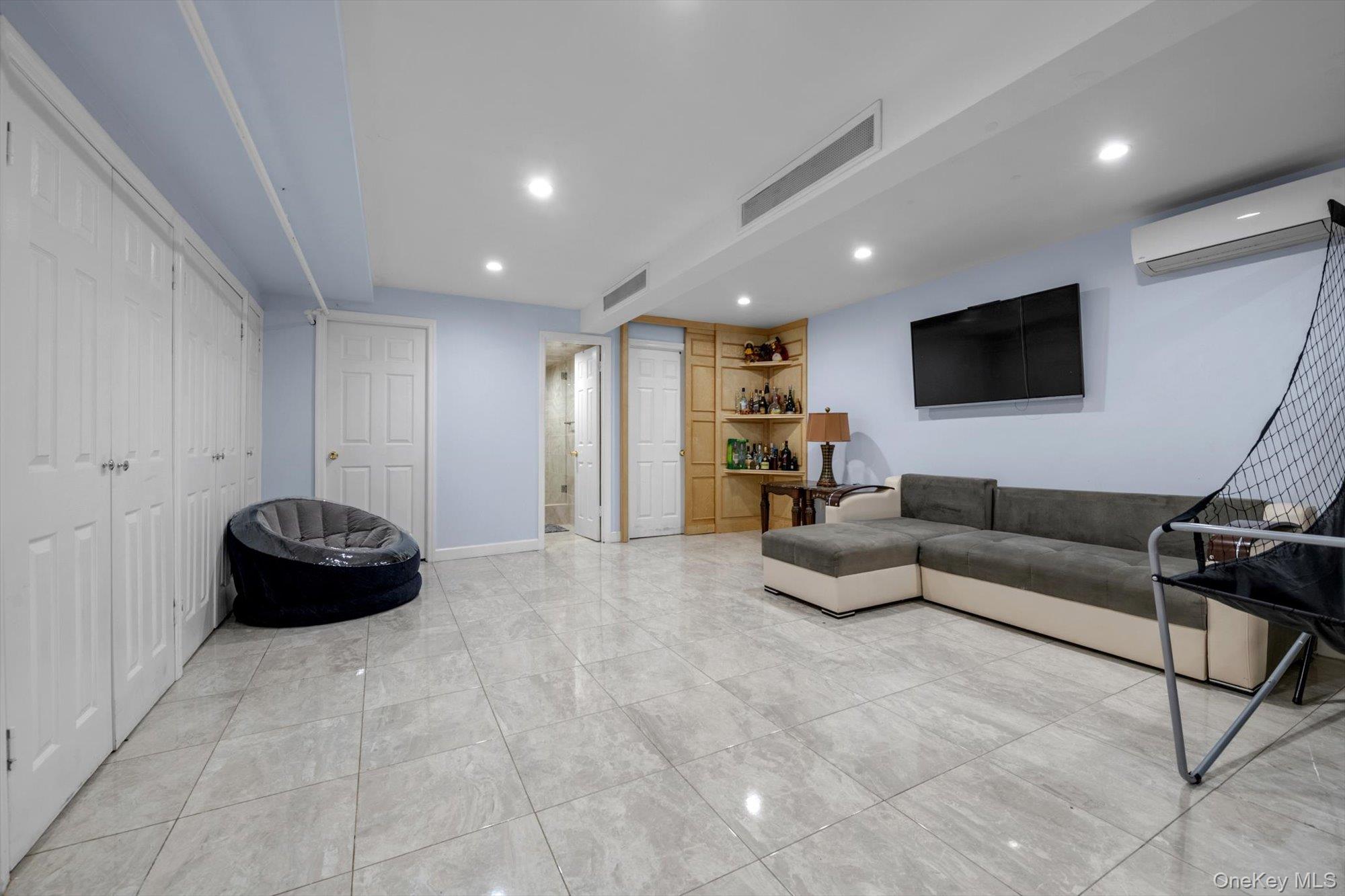 #17 photo, 7510 169th Street, Fresh Meadows , NY 11366